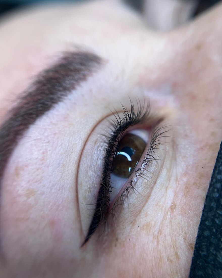 Lash line enhancement, close up